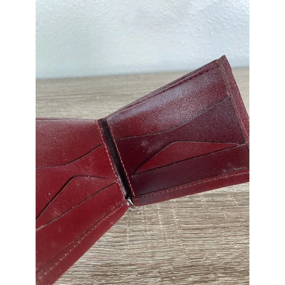 Men's Red‎ Leather Wallet with Lion Embossed Design Bi-Fold ID Holder